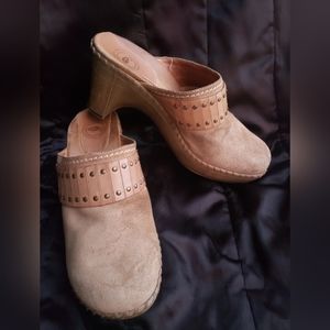 Nurture Women's Suede Clogs Slip On Tan Mules Size 8.5 Shoes